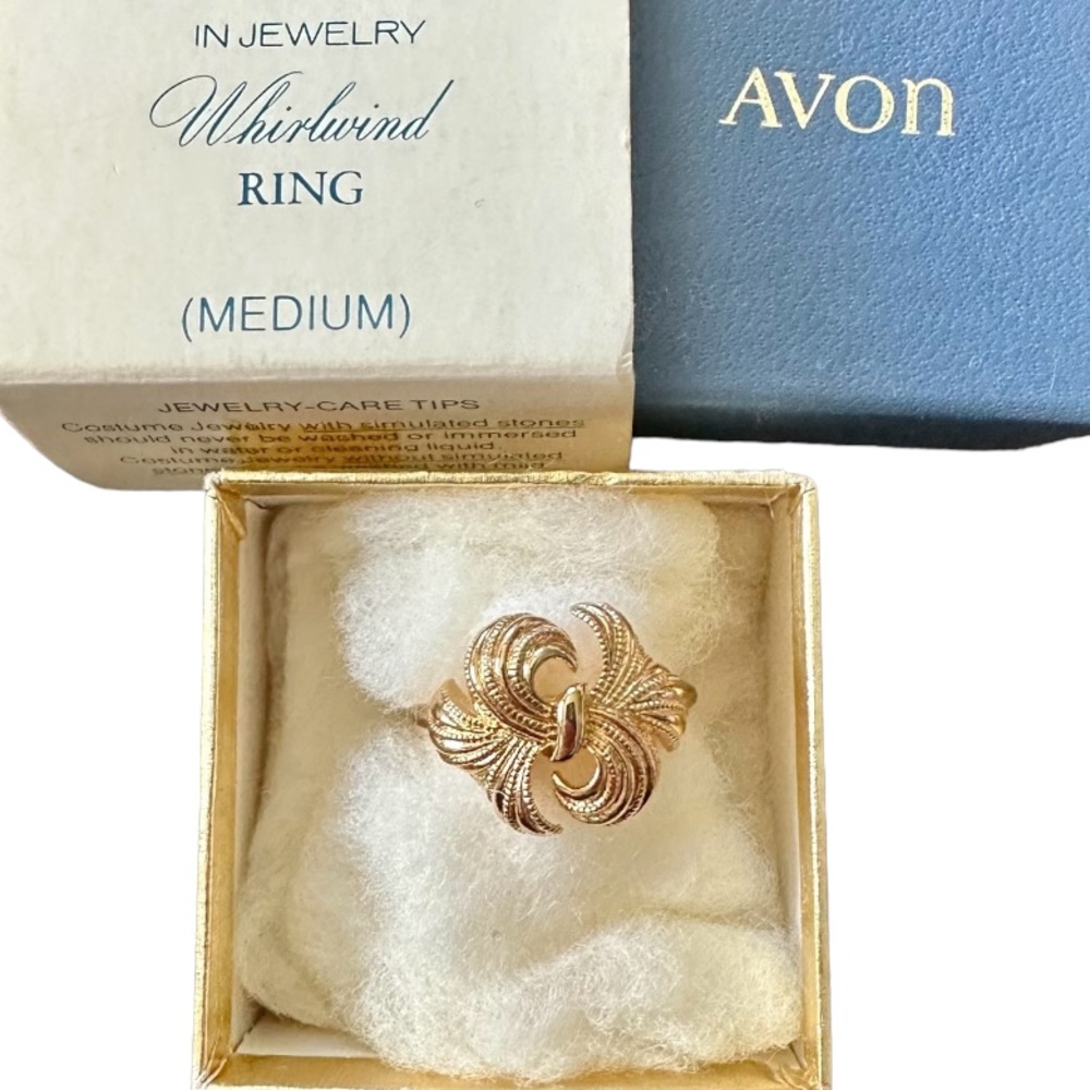Vintage Avon 1975 Whirlwind Ring Sz Medium Gold Tone Bow Ribbon Tie Textured New